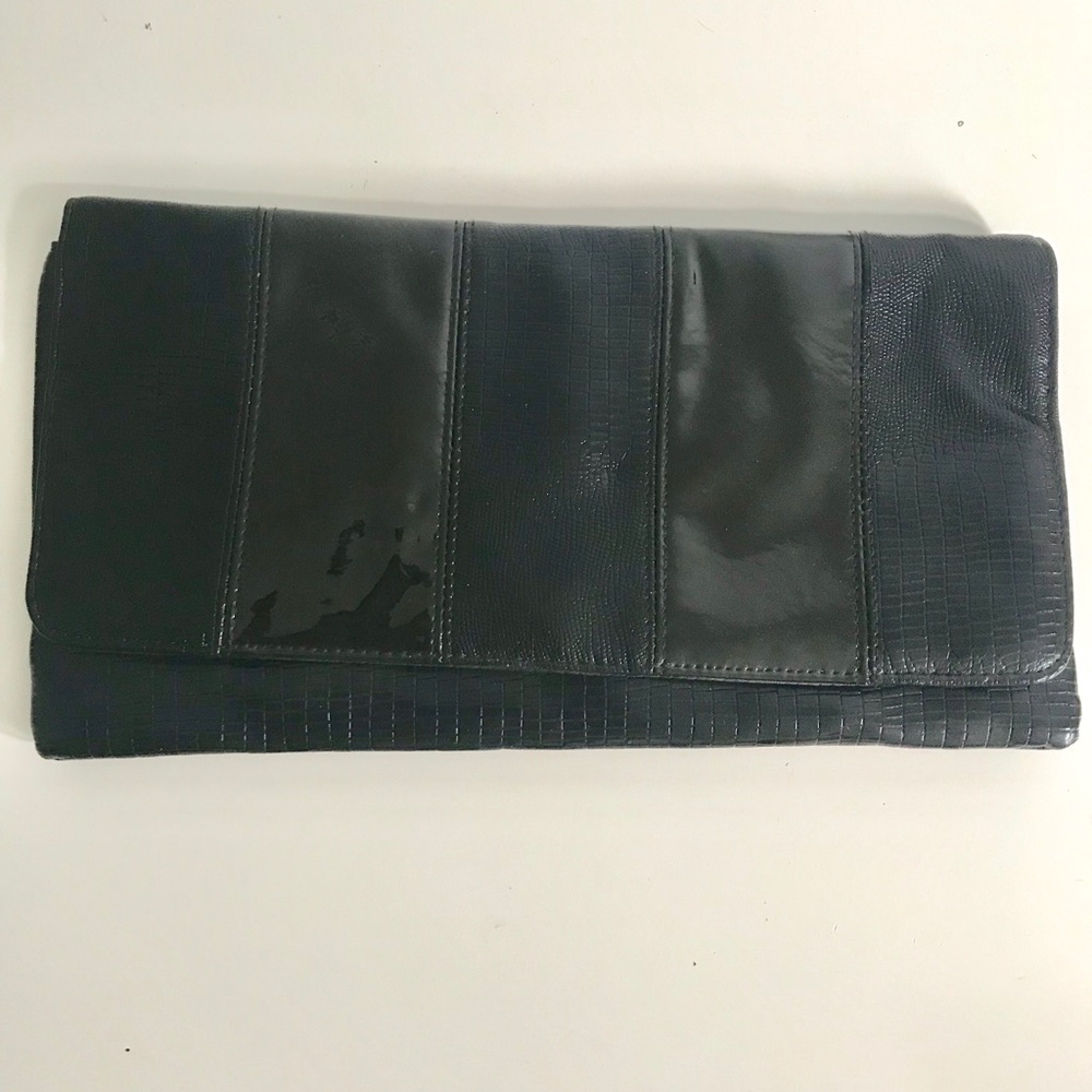 Black patent clutch